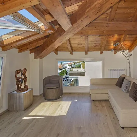 Hébergement de vacances Attico Panoramico Fronte Mare Lido di Camaiore