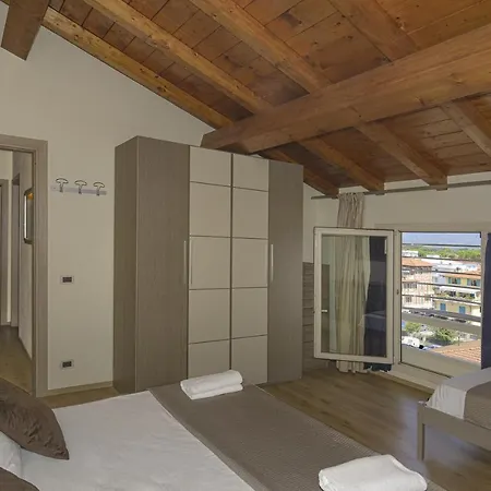בית נופש Attico Panoramico Fronte Mare *